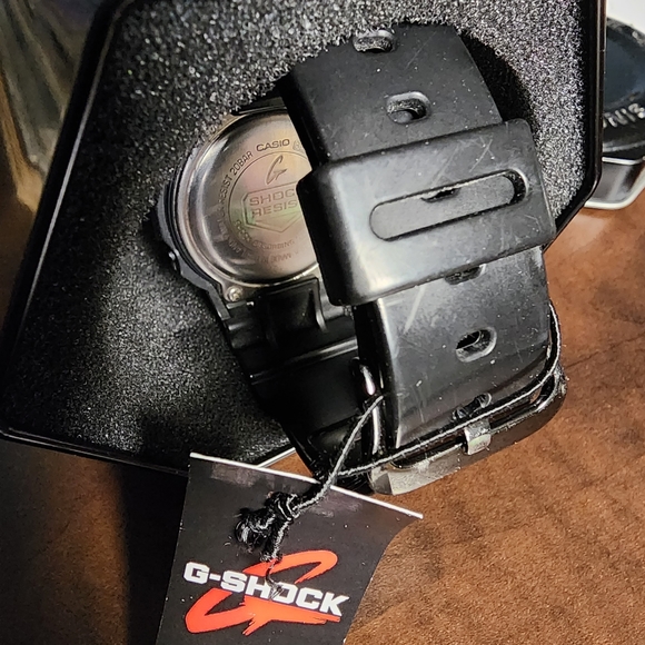 Casio G-SHOCK DW5600MS-1 Flash Alert Matte Black Digital 200m Men's Watch - Picture 7 of 11